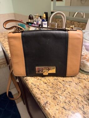 Michael Kors Elegant Black and Tan Shoulder Bag